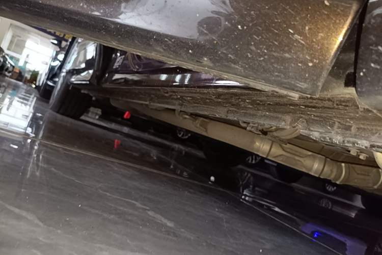 Used Honda Elysion 2022 2.0L eHEV Prestige Edition Right Side Sill