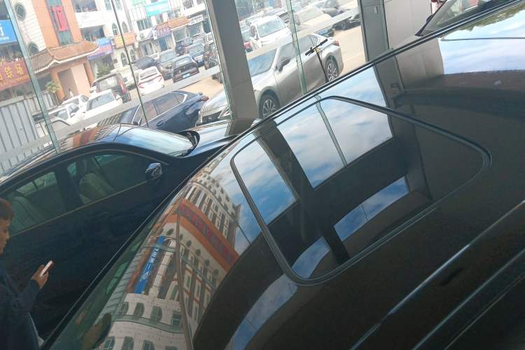 Used Honda Elysion 2022 2.0L eHEV Luxury First Edition Roof