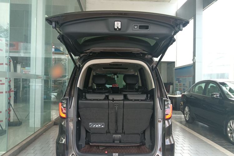 Used Honda Elysion 2022 2.0L eHEV Luxury First Edition Trunk