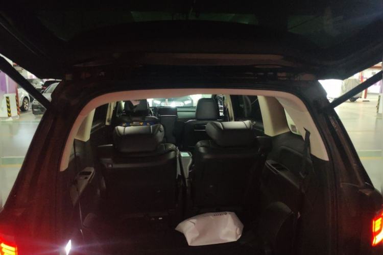 Used Honda Elysion 2022 2.0L eHEV Luxury First Edition Trunk