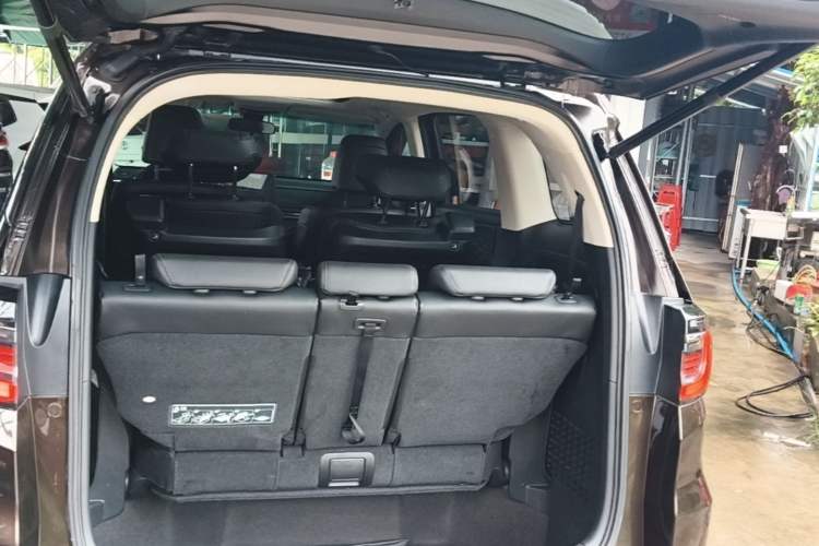 Used Honda Elysion 2022 2.0L eHEV Luxury Edition Trunk