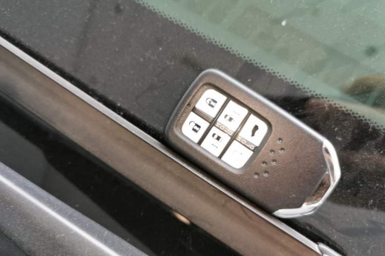 Used Honda Elysion 2022 2.0L eHEV Luxury First Edition Vehicle Key
