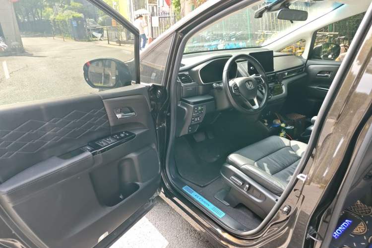 Used Honda Elysion 2022 2.0L eHEV Luxury Edition Driver Seat