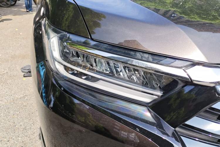 Used Honda Elysion 2022 2.0L eHEV Luxury Edition Right Front Headlight
