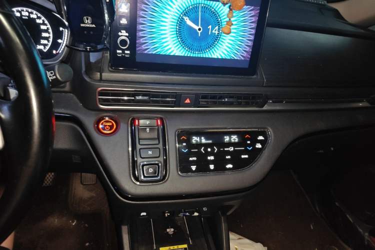 Used Honda Elysion 2022 2.0L eHEV Luxury First Edition Audio And AC Panel