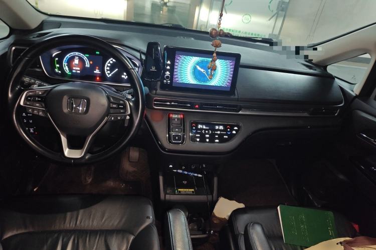 Used Honda Elysion 2022 2.0L eHEV Luxury First Edition Center Console