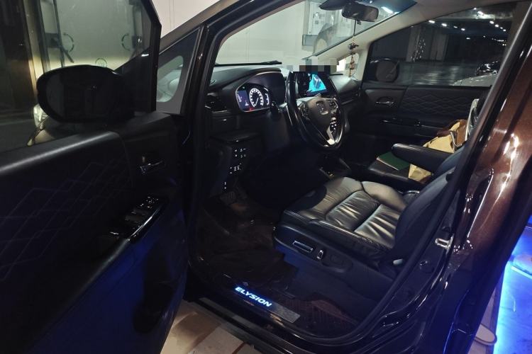 Used Honda Elysion 2022 2.0L eHEV Luxury First Edition Driver Seat