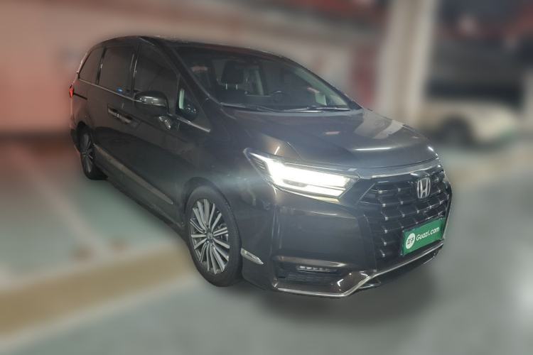 Used Honda Elysion 2022 2.0L eHEV Luxury First Edition Front Right 45 Deg
