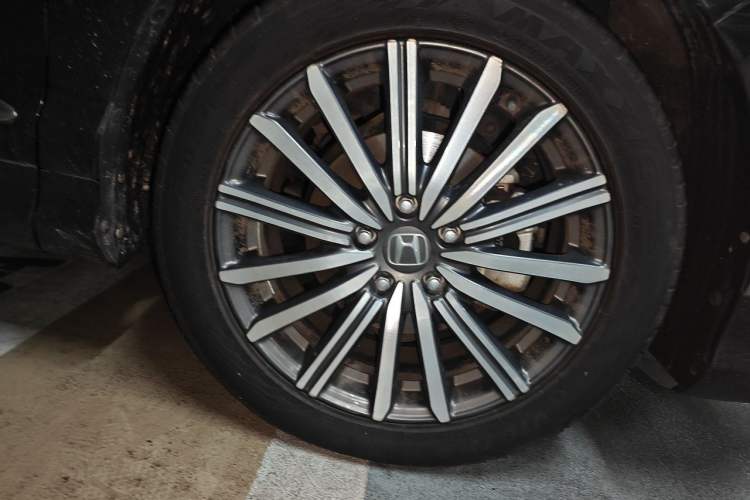 Used Honda Elysion 2022 2.0L eHEV Luxury First Edition Right Front Wheel Hub