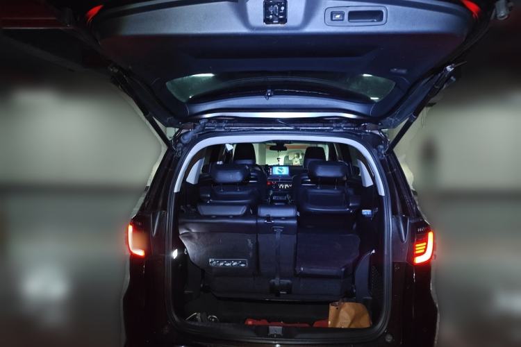 Used Honda Elysion 2022 2.0L eHEV Luxury First Edition Trunk
