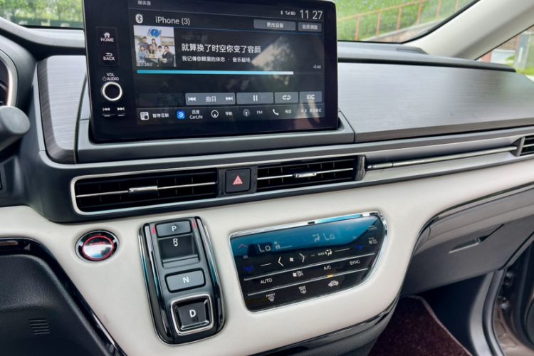 Used Honda Elysion 2022 2.0L eHEV Luxury Edition Audio And AC Panel