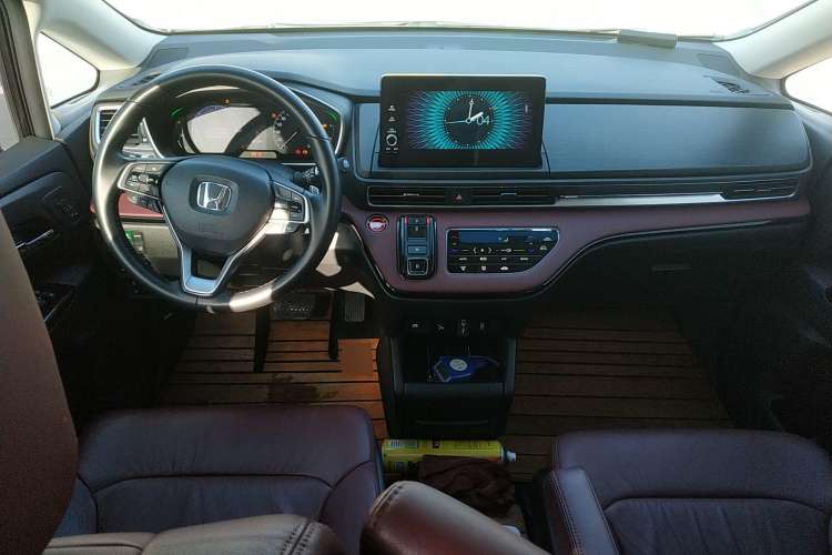 Used Honda Elysion 2022 2.0L eHEV Prestige Edition Center Console