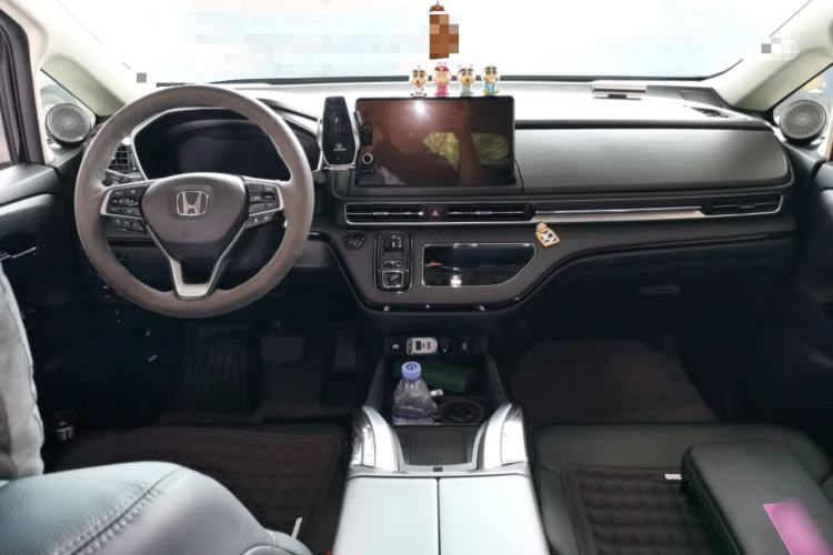 Used Honda Elysion 2022 2.0L eHEV Luxury Edition Center Console