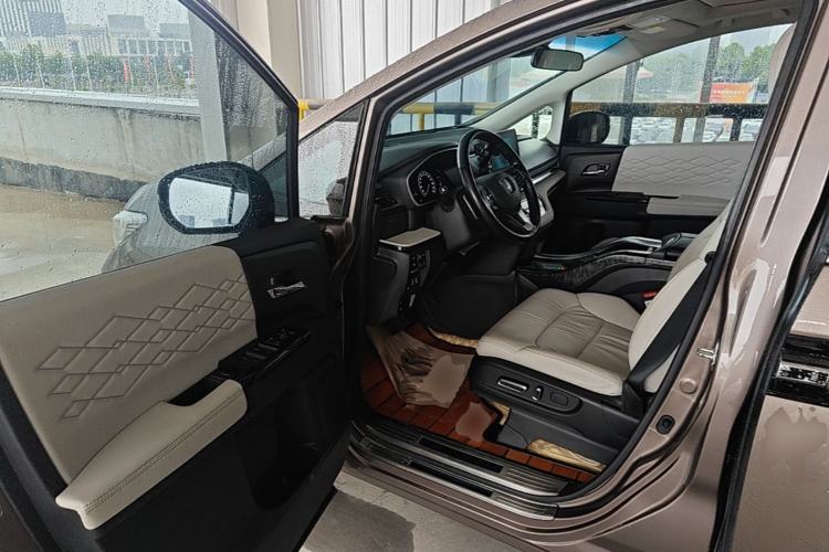 Used Honda Elysion 2022 2.0L eHEV Luxury Edition Driver Seat