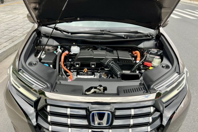 Used Honda Elysion 2022 2.0L eHEV Luxury Edition Engine Bay