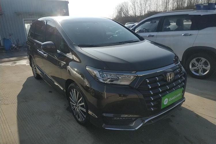 Used Honda Elysion 2022 2.0L eHEV Prestige Edition Front Right 45 Deg