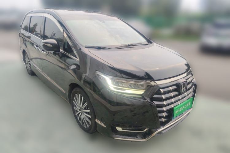 Used Honda Elysion 2022 2.0L eHEV Luxury First Edition Front Right 45 Deg