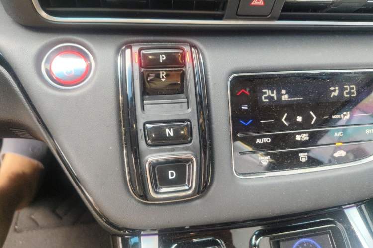 Used Honda Elysion 2022 2.0L eHEV Luxury First Edition Gear Lever
