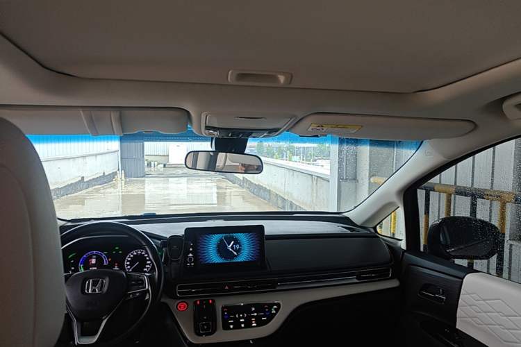 Used Honda Elysion 2022 2.0L eHEV Luxury Edition Headliner