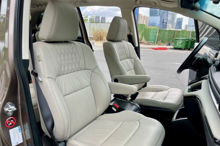 Used Honda Elysion 2022 2.0L eHEV Luxury Edition Interior 12