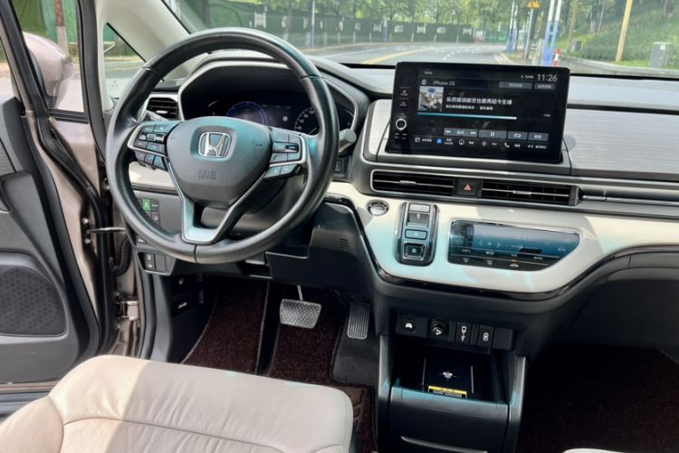 Used Honda Elysion 2022 2.0L eHEV Luxury Edition Interior 13