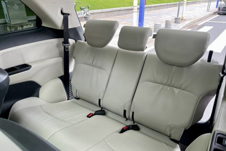Used Honda Elysion 2022 2.0L eHEV Luxury Edition Interior 14