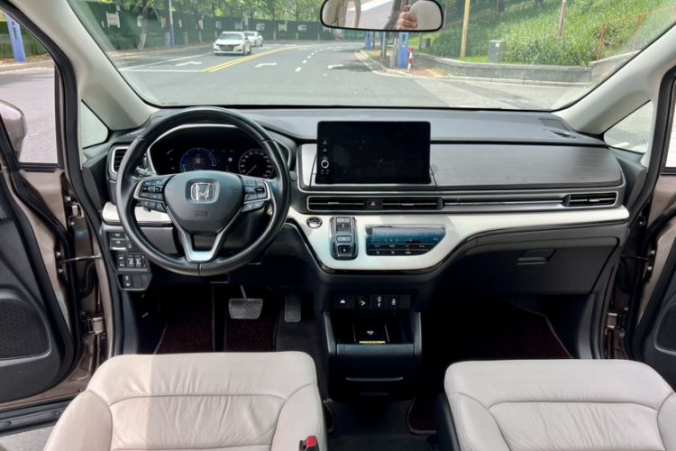 Used Honda Elysion 2022 2.0L eHEV Luxury Edition Interior 8