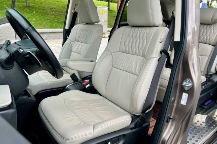 Used Honda Elysion 2022 2.0L eHEV Luxury Edition Left Front Seat