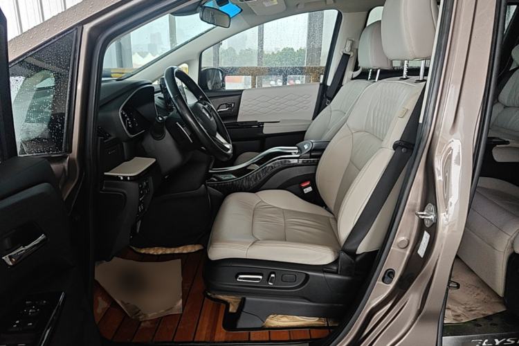 Used Honda Elysion 2022 2.0L eHEV Luxury Edition Left Front Seat