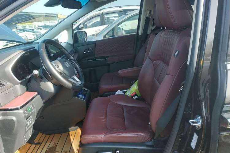 Used Honda Elysion 2022 2.0L eHEV Prestige Edition Left Front Seat