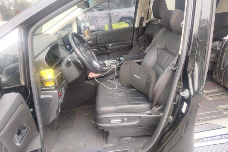Used Honda Elysion 2022 2.0L eHEV Luxury First Edition Left Front Seat