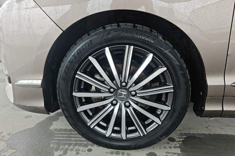 Used Honda Elysion 2022 2.0L eHEV Luxury Edition Left Front Wheel Hub