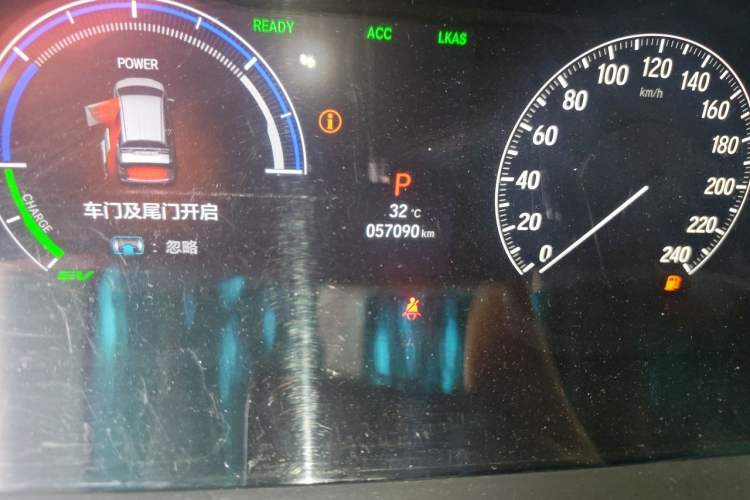 Used Honda Elysion 2022 2.0L eHEV Luxury Edition Odometer Close Up