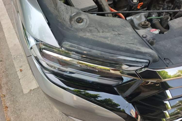 Used Honda Elysion 2022 2.0L eHEV Prestige Edition Right Front Headlight
