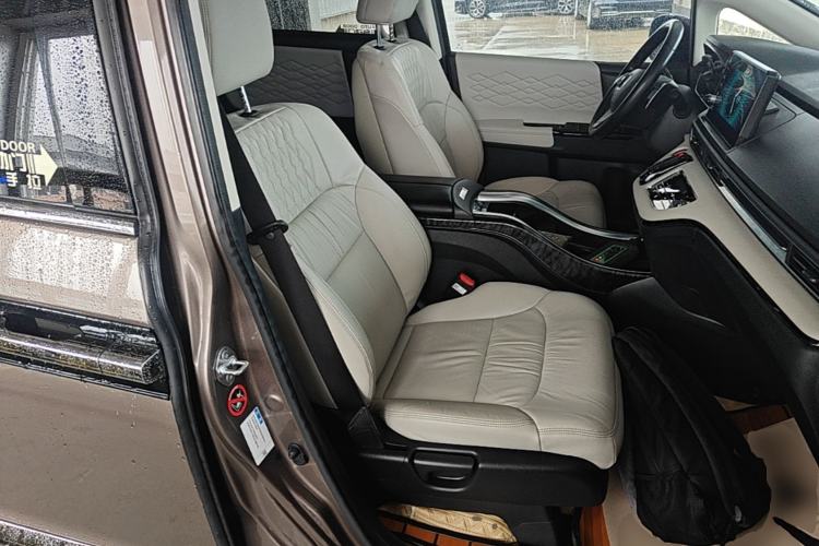 Used Honda Elysion 2022 2.0L eHEV Luxury Edition Right Front Seat
