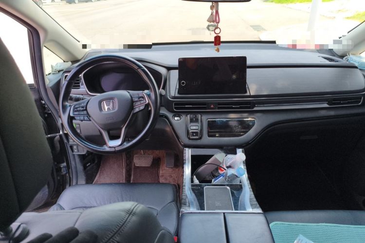 Used Honda Elysion 2022 2.0L eHEV Luxury First Edition Center Console