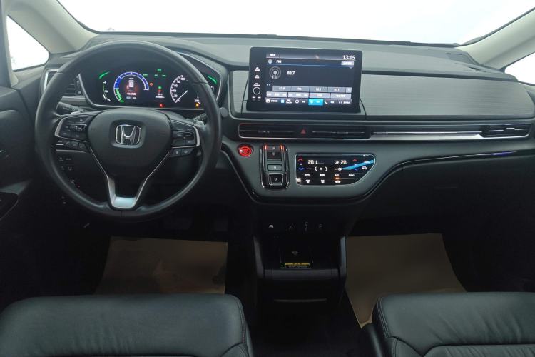 Used Honda Elysion 2022 2.0L eHEV Luxury Edition Center Console