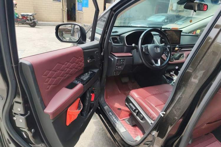 Used Honda Elysion 2022 2.0L eHEV Prestige Edition Driver Seat