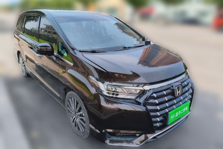 Used Honda Elysion 2022 2.0L eHEV Luxury First Edition Front Right 45 Deg
