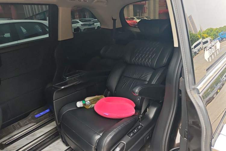 Used Honda Elysion 2022 2.0L eHEV Luxury First Edition Left Rear Seat