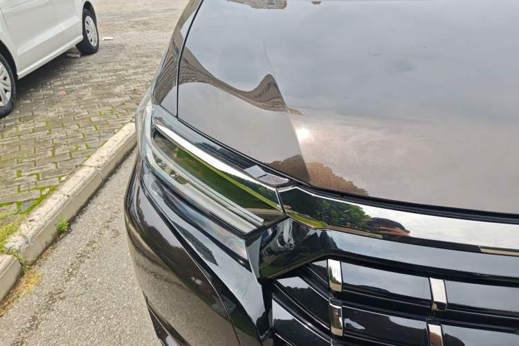 Used Honda Elysion 2022 2.0L eHEV Luxury First Edition Right Front Headlight