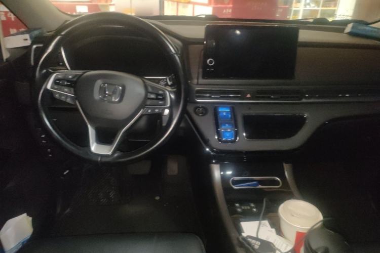 Used Honda Elysion 2022 2.0L eHEV Luxury Edition Center Console