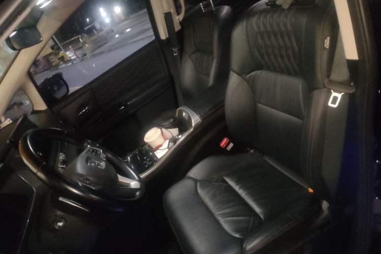Used Honda Elysion 2022 2.0L eHEV Luxury Edition Left Front Seat