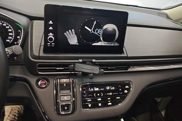 Used Honda Elysion 2022 2.0L eHEV Luxury Edition Audio And AC Panel