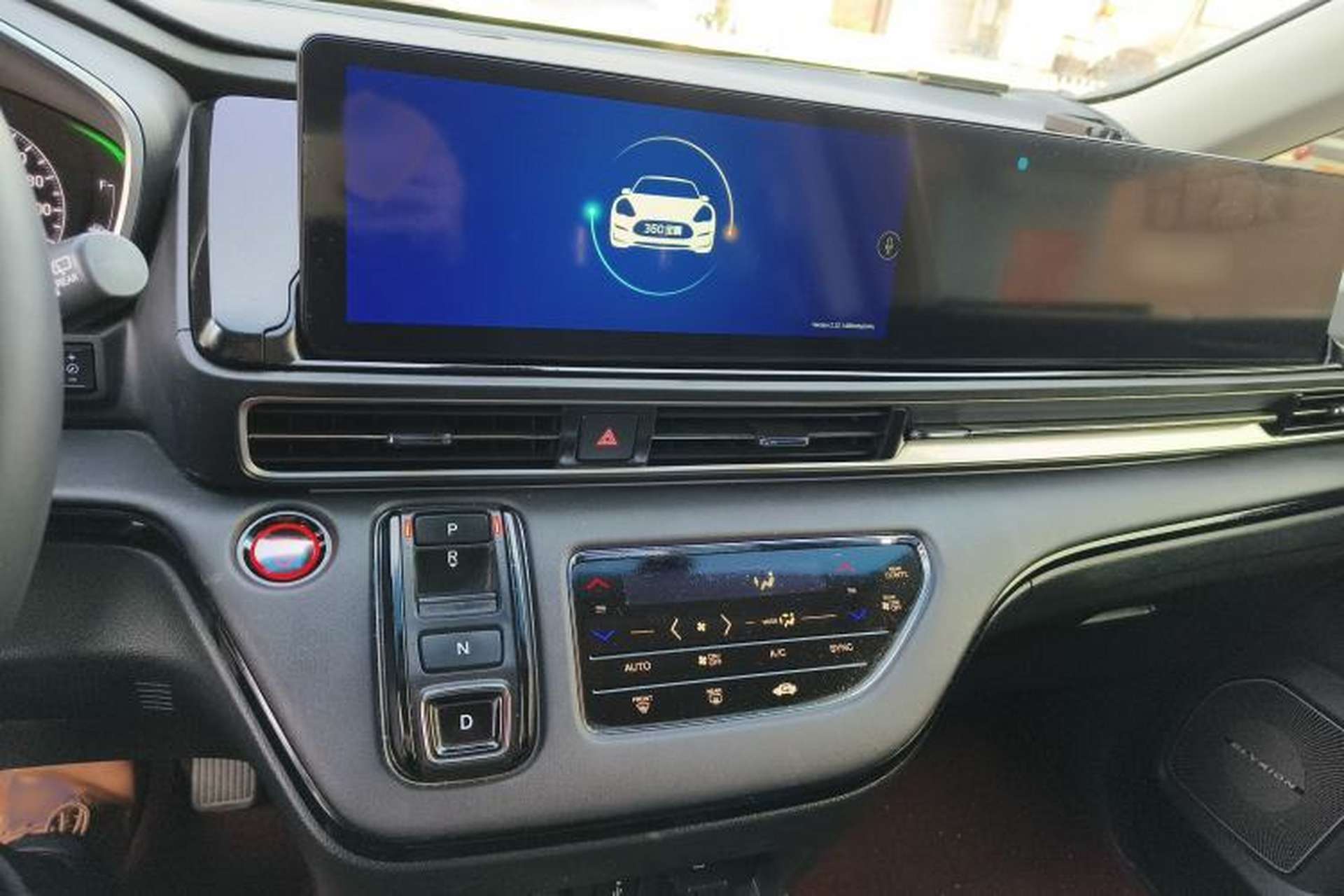 Used Honda Elysion 2022 2.0L eHEV Luxury First Edition Audio And AC Panel