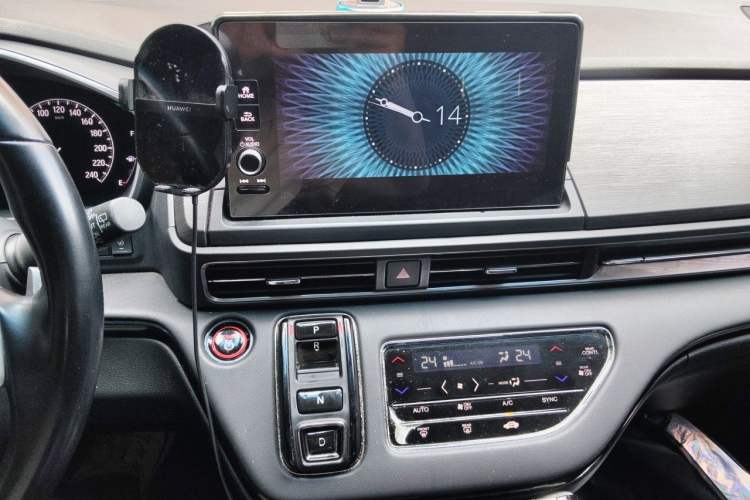 Used Honda Elysion 2022 2.0L eHEV Luxury Edition Audio And AC Panel