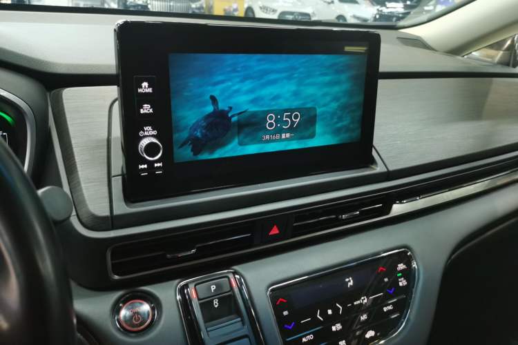 Used Honda Elysion 2022 2.0L eHEV Luxury First Edition Audio And AC Panel