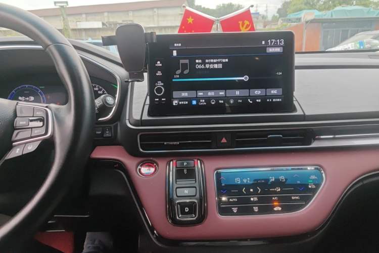 Used Honda Elysion 2022 2.0L eHEV Prestige Edition Audio And AC Panel
