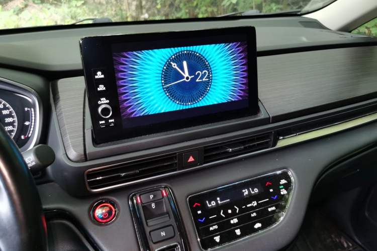 Used Honda Elysion 2022 2.0L eHEV Luxury First Edition Audio And AC Panel