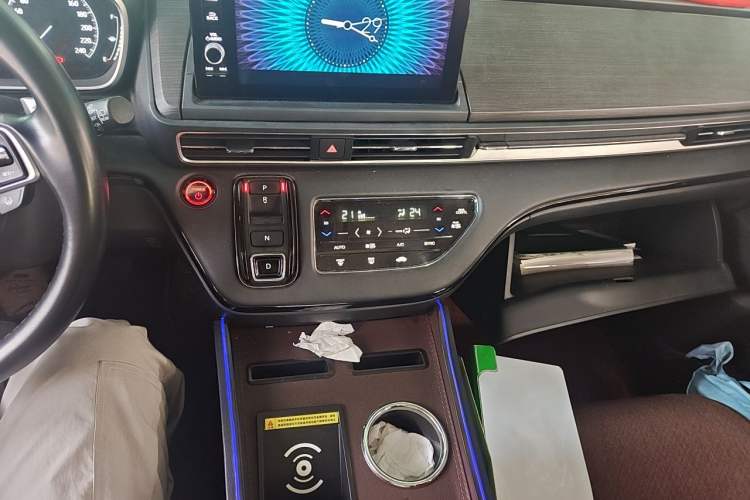 Used Honda Elysion 2022 2.0L eHEV Comfort Version Audio And AC Panel